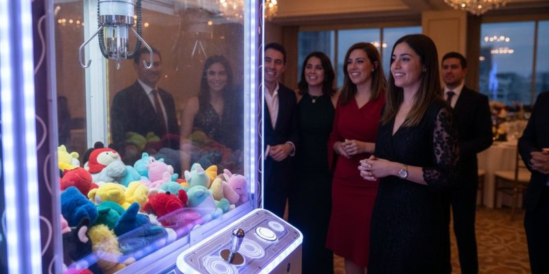 maquina saca peluches para eventos de fin de año — maquina saca peluches para eventos de fin de año